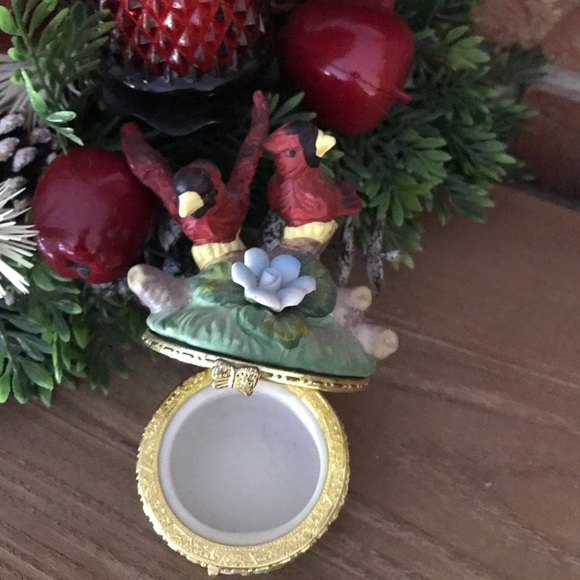 Rare Vintage Red Bird Miniature Gold Trinket Box - Picture 3 of 7